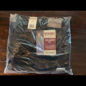 Wrangler relaxed fit jeans 48 x 28 black